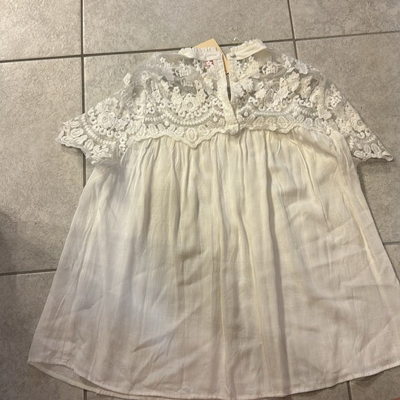 Entro white lace top - Picture 2 of 2